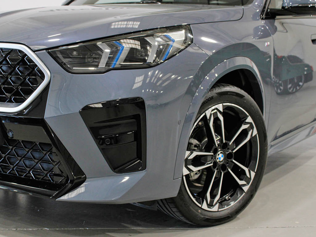 BMW X2 sDrive18d color Gris. Año 2024. 110KW(150CV). Diésel. En concesionario Barcelona Premium -- GRAN VIA de Barcelona