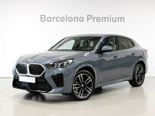 Fotos de BMW X2 sDrive18d color Gris. Año 2024. 110KW(150CV). Diésel. En concesionario Barcelona Premium -- GRAN VIA de Barcelona