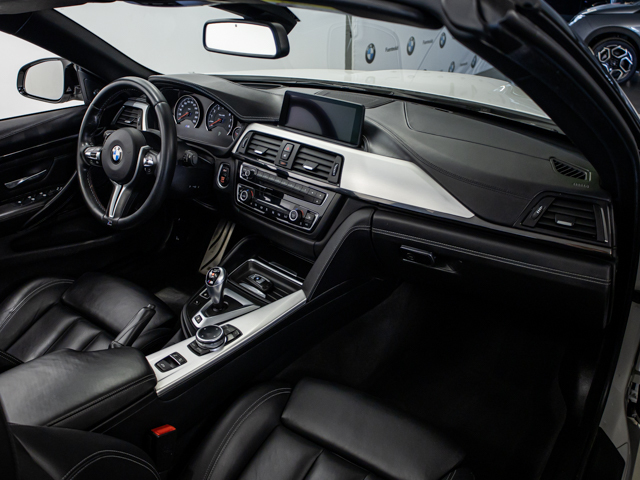 BMW M M4 Cabrio color Blanco. Año 2017. 317KW(431CV). Gasolina. En concesionario BMW Fuenteolid Valladolid de Valladolid