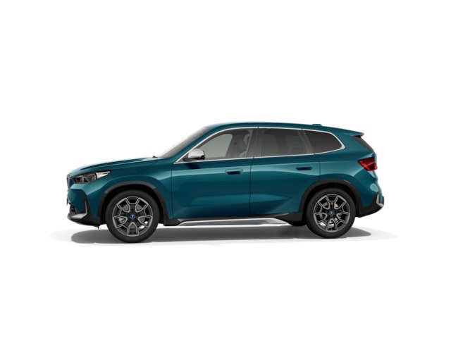 BMW iX1 xDrive30 color Azul. Año 2023. 230KW(313CV). Eléctrico. En concesionario Motri Motor Jaén de Jaén