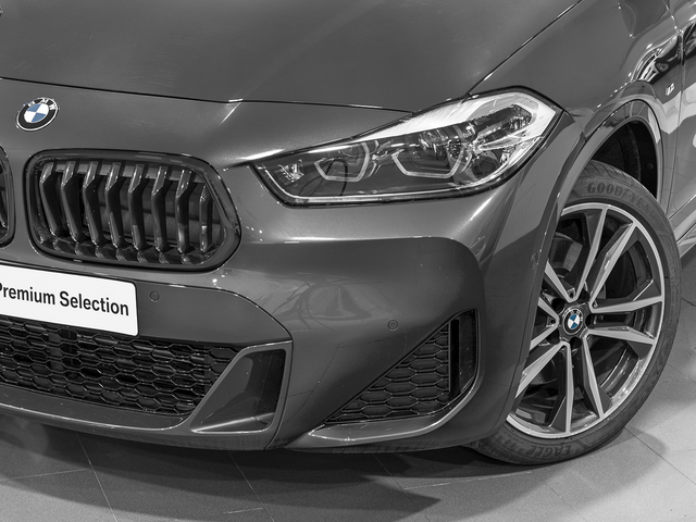 BMW X2 sDrive18d color Gris. Año 2022. 110KW(150CV). Diésel. En concesionario Caetano Cuzco, Alcalá de Madrid