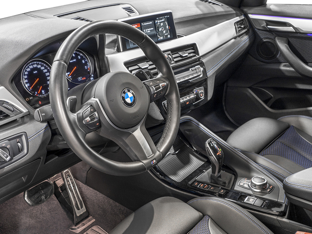BMW X2 sDrive18d color Gris. Año 2022. 110KW(150CV). Diésel. En concesionario Caetano Cuzco, Alcalá de Madrid