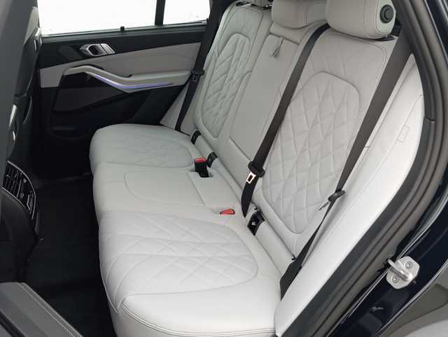 BMW X5 xDrive50e color Negro. Año 2025. 360KW(489CV). Híbrido Electro/Gasolina. En concesionario Augusta Aragon S.A. de Zaragoza