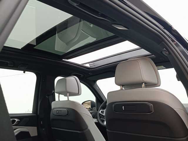 BMW X5 xDrive50e color Negro. Año 2025. 360KW(489CV). Híbrido Electro/Gasolina. En concesionario Augusta Aragon S.A. de Zaragoza