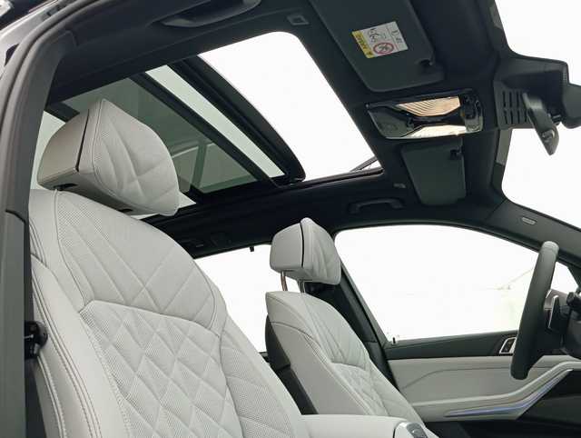 BMW X5 xDrive50e color Negro. Año 2025. 360KW(489CV). Híbrido Electro/Gasolina. En concesionario Augusta Aragon S.A. de Zaragoza