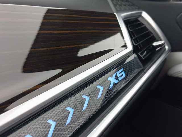 BMW X5 xDrive50e color Negro. Año 2025. 360KW(489CV). Híbrido Electro/Gasolina. En concesionario Augusta Aragon S.A. de Zaragoza