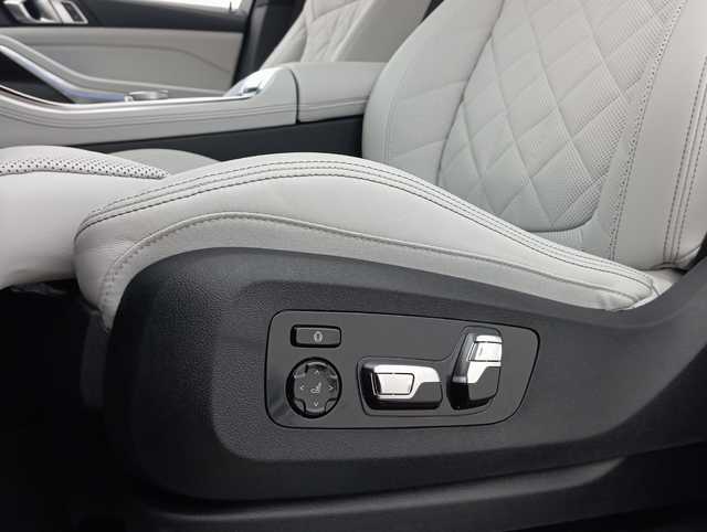 BMW X5 xDrive50e color Negro. Año 2025. 360KW(489CV). Híbrido Electro/Gasolina. En concesionario Augusta Aragon S.A. de Zaragoza