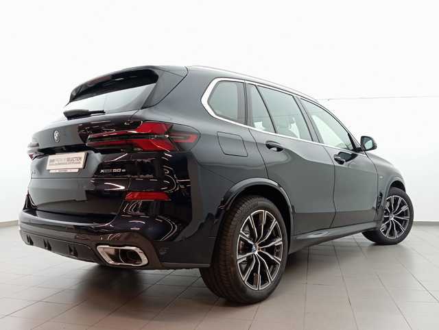 BMW X5 xDrive50e color Negro. Año 2025. 360KW(489CV). Híbrido Electro/Gasolina. En concesionario Augusta Aragon S.A. de Zaragoza