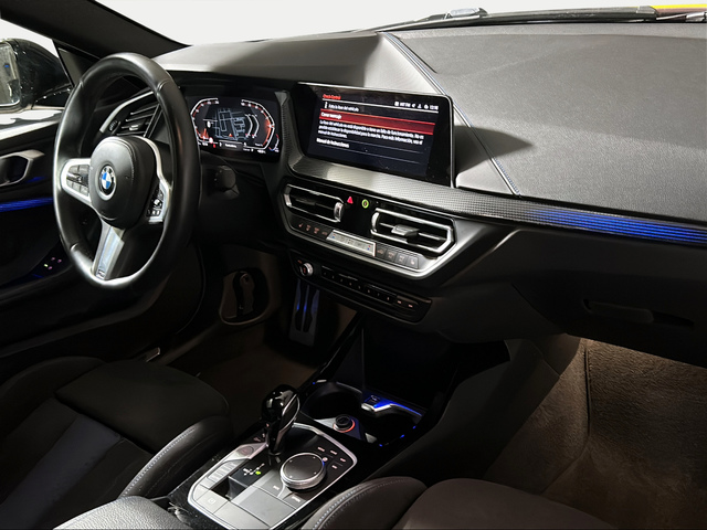 BMW Serie 2 218d Gran Coupe color Negro. Año 2021. 110KW(150CV). Diésel. En concesionario San Pablo Motor | Su Eminencia de Sevilla