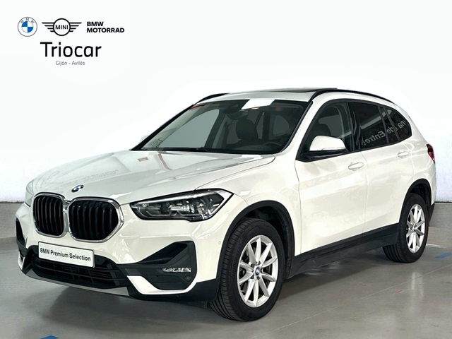 BMW X1 sDrive18d color Blanco. Año 2021. 110KW(150CV). Diésel. En concesionario Triocar Gijón (Bmw y Mini) de Asturias