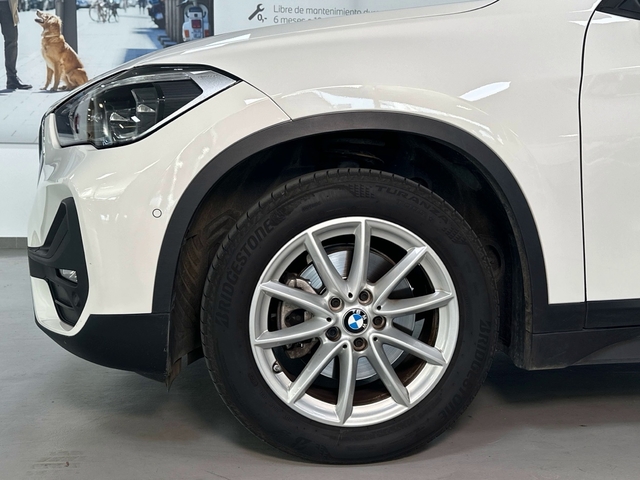 BMW X1 sDrive18d color Blanco. Año 2021. 110KW(150CV). Diésel. En concesionario Triocar Gijón (Bmw y Mini) de Asturias