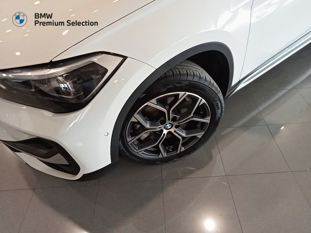 BMW X1 sDrive20d color Blanco. Año 2021. 140KW(190CV). Diésel. En concesionario Mandel Motor Badajoz de Badajoz