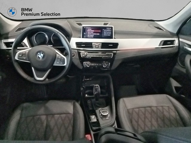 BMW X1 sDrive20d color Blanco. Año 2021. 140KW(190CV). Diésel. En concesionario Mandel Motor Badajoz de Badajoz