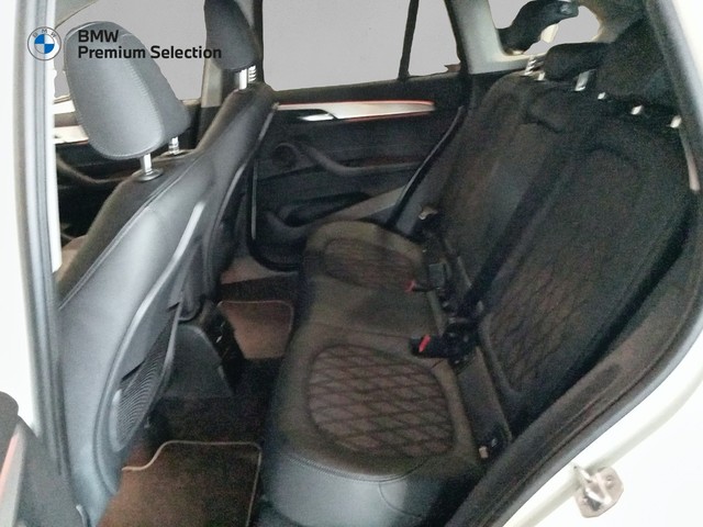 BMW X1 sDrive20d color Blanco. Año 2021. 140KW(190CV). Diésel. En concesionario Mandel Motor Badajoz de Badajoz