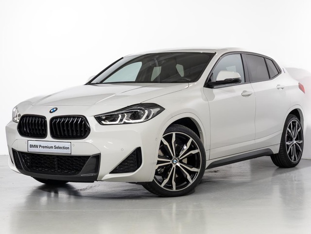 BMW X2 xDrive20d color Blanco. Año 2022. 140KW(190CV). Diésel. En concesionario Oliva Motor Girona de Girona