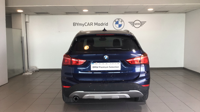 BMW X1 sDrive18d color Azul. Año 2018. 110KW(150CV). Diésel. En concesionario BYmyCAR Madrid - Alcalá de Madrid