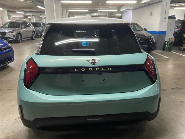 fotoG 4 del MINI MINI 3 Puertas Cooper E 135 kW (184 CV) 184cv Eléctrico del 2025 en Madrid