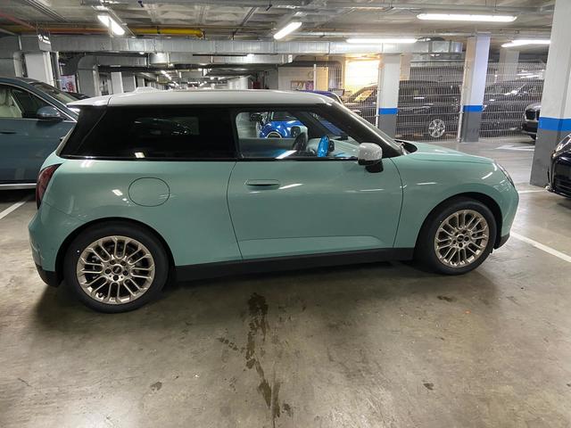 fotoG 14 del MINI MINI 3 Puertas Cooper E 135 kW (184 CV) 184cv Eléctrico del 2025 en Madrid