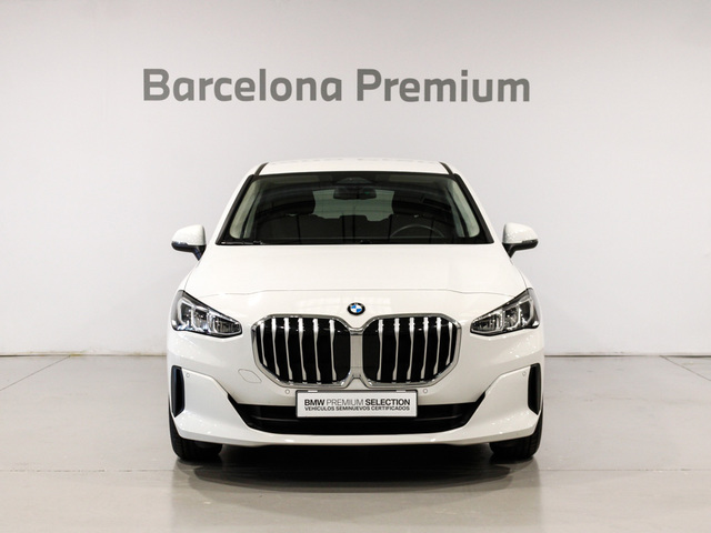 BMW Serie 2 218d Active Tourer color Blanco. Año 2024. 110KW(150CV). Diésel. En concesionario Barcelona Premium -- GRAN VIA de Barcelona