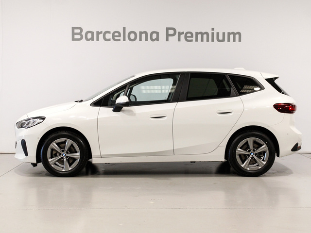 BMW Serie 2 218d Active Tourer color Blanco. Año 2024. 110KW(150CV). Diésel. En concesionario Barcelona Premium -- GRAN VIA de Barcelona