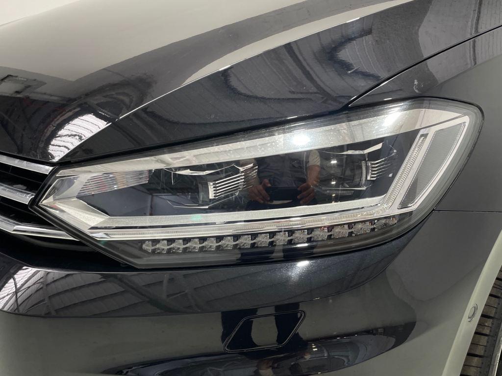 Volkswagen Touran 2.0 TDI - 12