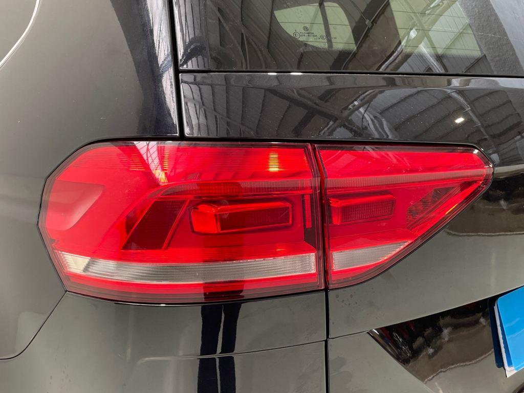 Volkswagen Touran 2.0 TDI - 19