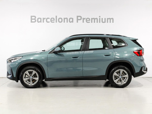 Fotos de BMW X1 sDrive18d color Verde. Año 2024. 110KW(150CV). Diésel. En concesionario Barcelona Premium -- GRAN VIA de Barcelona