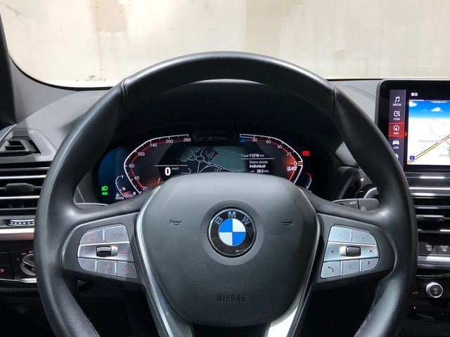BMW X3 xDrive20d color Blanco. Año 2024. 140KW(190CV). Diésel. En concesionario Movilnorte El Plantio de Madrid