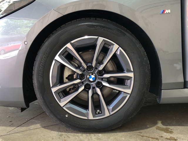 BMW Serie 2 218d Active Tourer color Gris. Año 2024. 110KW(150CV). Diésel. En concesionario Movilnorte El Carralero de Madrid