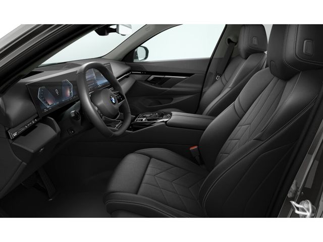 BMW Serie 5 520d color Gris. Año 2024. 145KW(197CV). Diésel. En concesionario Movilnorte El Plantio de Madrid
