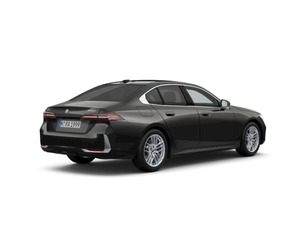 Fotos de BMW Serie 5 520d color Gris. Año 2024. 145KW(197CV). Diésel. En concesionario Movilnorte El Plantio de Madrid