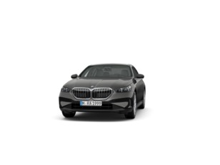 Fotos de BMW Serie 5 520d color Gris. Año 2024. 145KW(197CV). Diésel. En concesionario Movilnorte El Plantio de Madrid