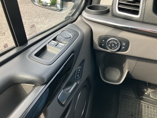 Ford Tourneo Custom 2.0 Ecoblue L1 Titanium Auto 125 kW (170 CV)