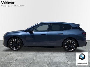 Fotos de BMW iX xDrive45 color Azul. Año 2025. 300KW(408CV). Eléctrico. En concesionario Vehinter Getafe de Madrid