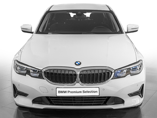 Fotos de BMW Serie 3 318d color Blanco. Año 2019. 110KW(150CV). Diésel. En concesionario Caetano Cuzco, Salvatierra de Madrid