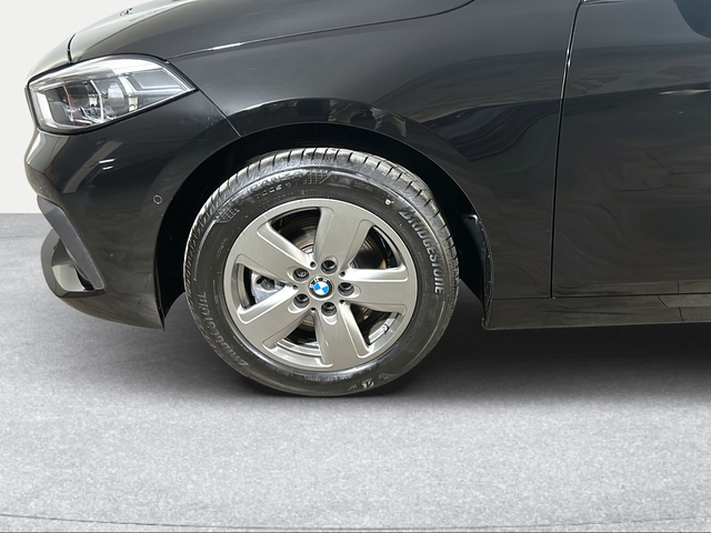 BMW Serie 1 116d color Negro. Año 2021. 85KW(116CV). Diésel. En concesionario San Pablo Motor | Su Eminencia de Sevilla
