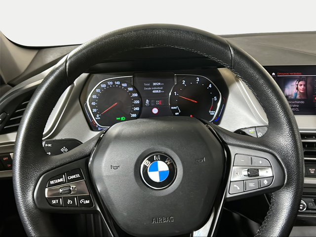 BMW Serie 1 116d color Negro. Año 2021. 85KW(116CV). Diésel. En concesionario San Pablo Motor | Su Eminencia de Sevilla