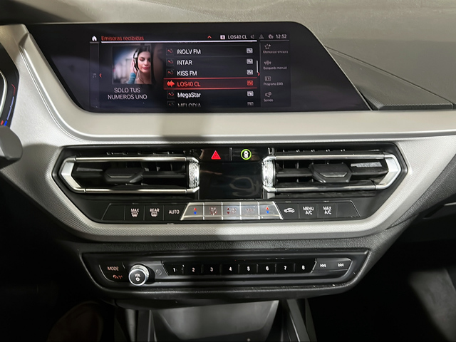 BMW Serie 1 116d color Negro. Año 2021. 85KW(116CV). Diésel. En concesionario San Pablo Motor | Su Eminencia de Sevilla