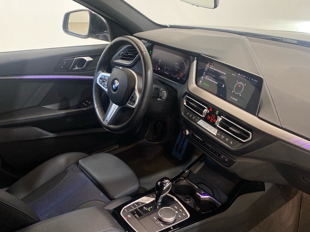 BMW Serie 1 118d color Gris. Año 2024. 110KW(150CV). Diésel. En concesionario Burgocar (Bmw y Mini) de Burgos