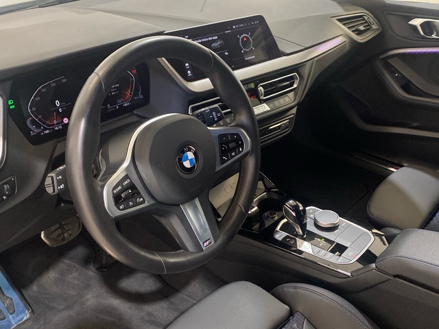 BMW Serie 1 118d color Gris. Año 2024. 110KW(150CV). Diésel. En concesionario Burgocar (Bmw y Mini) de Burgos