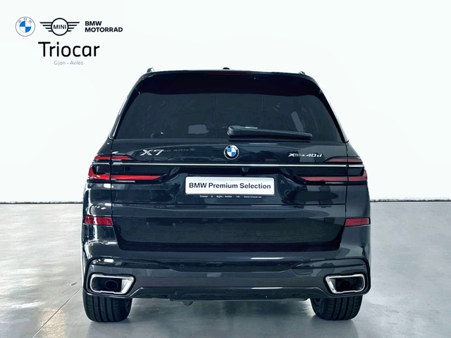 BMW X7 xDrive40d color Negro. Año 2025. 259KW(352CV). Diésel. En concesionario Triocar Gijón (Bmw y Mini) de Asturias