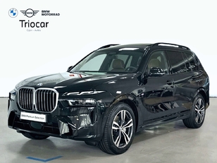 Fotos de BMW X7 xDrive40d color Negro. Año 2025. 259KW(352CV). Diésel. En concesionario Triocar Gijón (Bmw y Mini) de Asturias