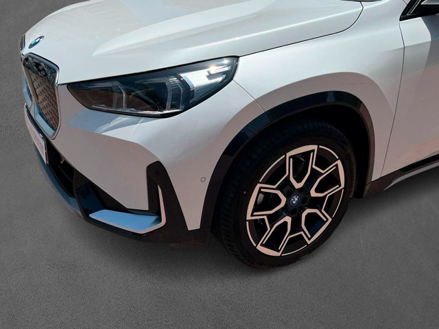 BMW iX1 xDrive30 color Blanco. Año 2025. 230KW(313CV). Eléctrico. En concesionario Murcia Premium S.L.  LORCA de Murcia