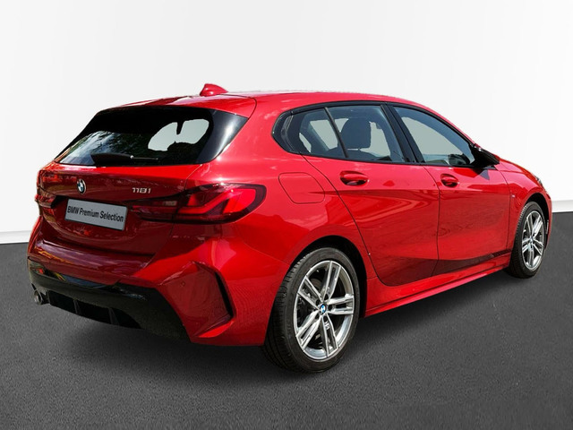 BMW Serie 1 118i color Rojo. Año 2024. 103KW(140CV). Gasolina. En concesionario Murcia Premium S.L. AV DEL ROCIO de Murcia