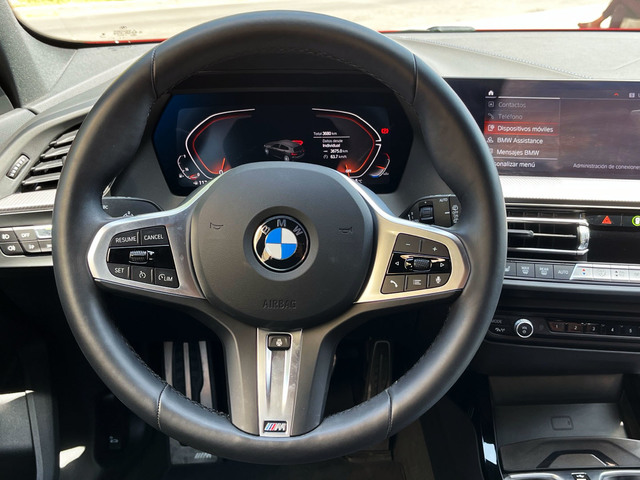 BMW Serie 1 118i color Rojo. Año 2024. 103KW(140CV). Gasolina. En concesionario Murcia Premium S.L. AV DEL ROCIO de Murcia