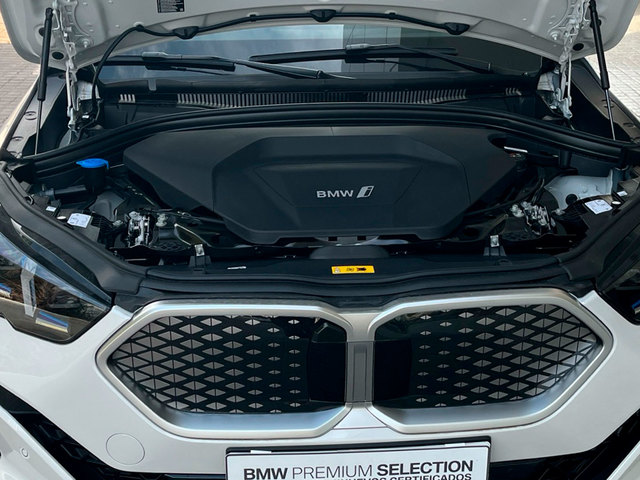 BMW iX2 xDrive30 color Blanco. Año 2025. 230KW(313CV). Eléctrico. En concesionario Murcia Premium S.L. AV DEL ROCIO de Murcia