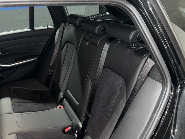 BMW Serie 3 320e Touring color Negro. Año 2025. 150KW(204CV). Híbrido Electro/Gasolina. En concesionario BYmyCAR Madrid - Algete de Madrid