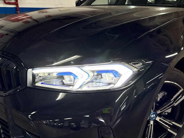 BMW Serie 3 320e Touring color Negro. Año 2025. 150KW(204CV). Híbrido Electro/Gasolina. En concesionario BYmyCAR Madrid - Algete de Madrid