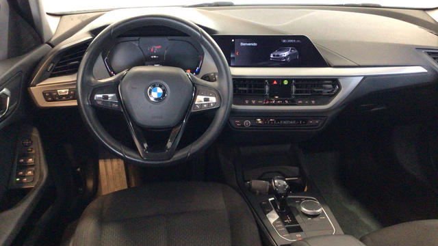 BMW Serie 1 118i color Blanco. Año 2020. 103KW(140CV). Gasolina. En concesionario BYmyCAR Madrid - Alcalá de Madrid