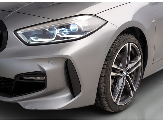 BMW Serie 1 118i color Gris. Año 2024. 103KW(140CV). Gasolina. En concesionario Automotor Premium Viso - Málaga de Málaga